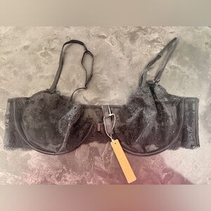 SKIMS Front Close Unlined Lace Bra